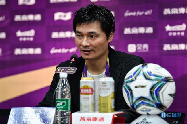 少妇把腿扒开让我添18